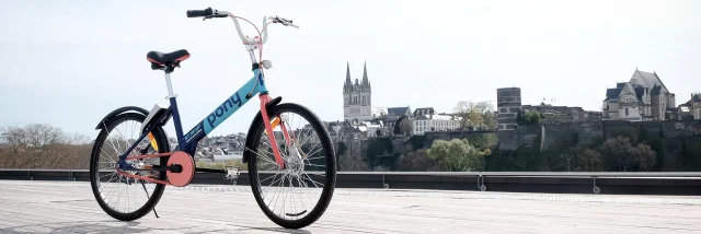 Pony Bikes sur le toit du Quai