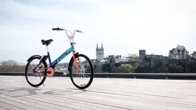 Pony Bikes sur le toit du Quai