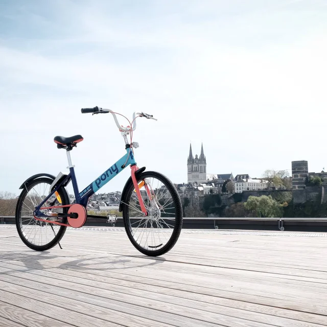 Pony Bikes sur le toit du Quai