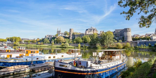 Vue sur le Château d'Angers depuis la Cale de la Savatte