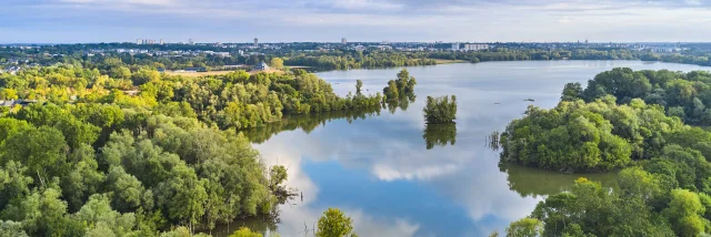 vue-aerienne-lac-de-maine-angers-ete.jpg