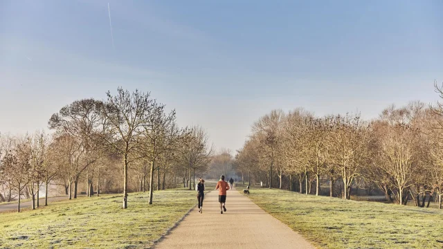 Running in Parc Balzac