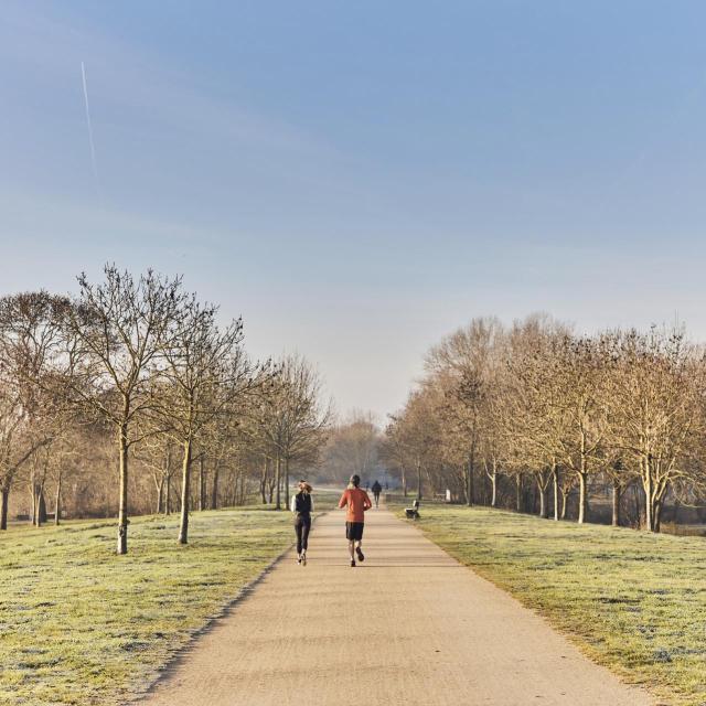 Running in Parc Balzac