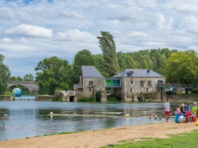 Plage de baignade de Villeveque au bord du Loir