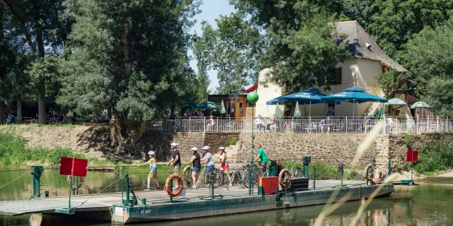 The ferry bridge, île Saint-Aubin in Angers