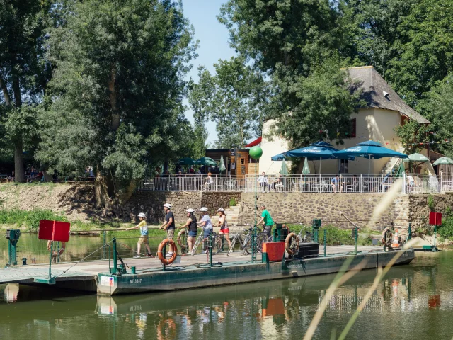 The ferry bridge, île Saint-Aubin in Angers