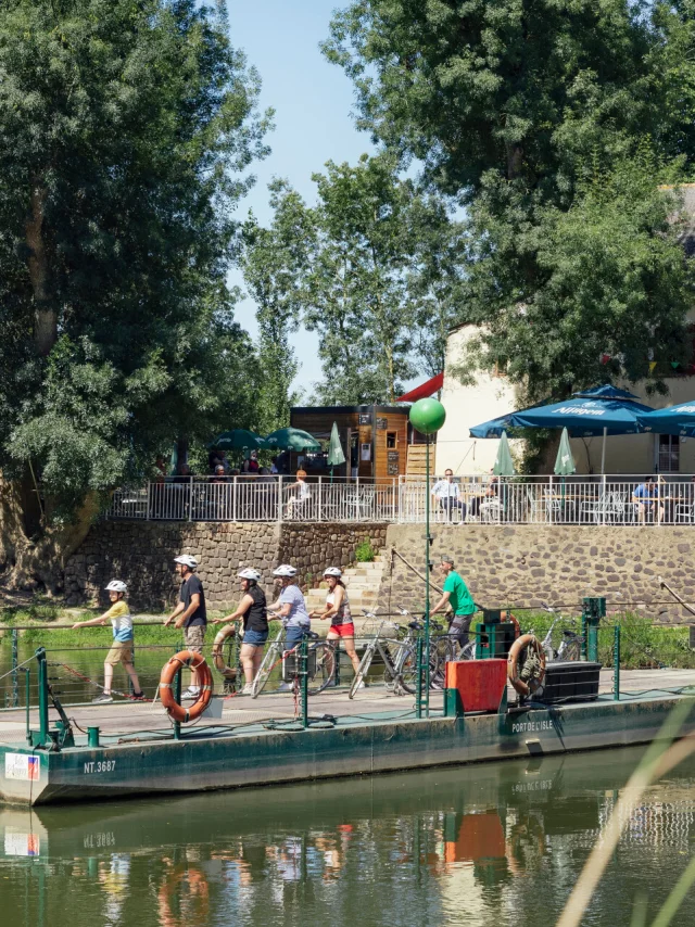 The ferry bridge, île Saint-Aubin in Angers