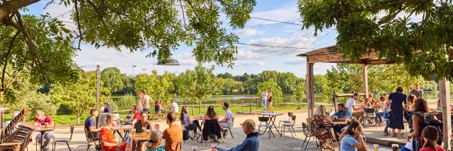 Le Héron Carré,riverside café in Angers