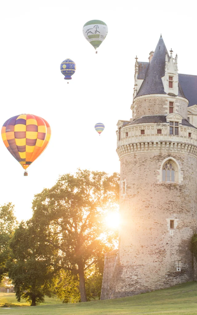 Globo aerostático alrededor del castillo de Brissac