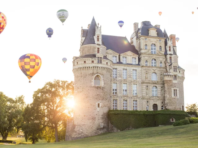 Vue sur le Château de Brissac, le plus haut château de Brissac