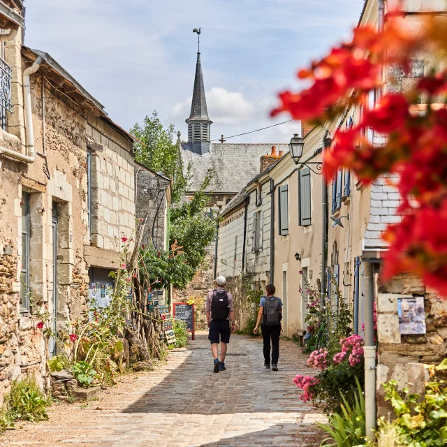 Wandering in a street of Behuard