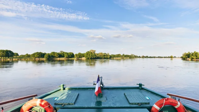 Avant du bateau, proue sur le bateau d'une croisière Loire Odyssée