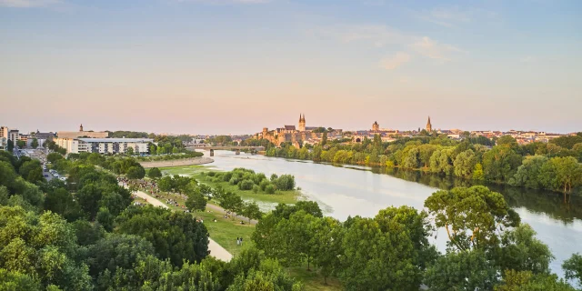 Vue Sur Angers Alexandre Lamoureux Destination Angers