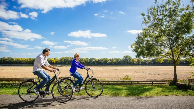 Behuard Velo Angers Loire Tourisme Les Conteurs