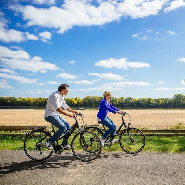 Behuard Velo Angers Loire Tourisme Les Conteurs