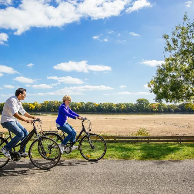 Behuard Velo Angers Loire Tourisme Les Conteurs