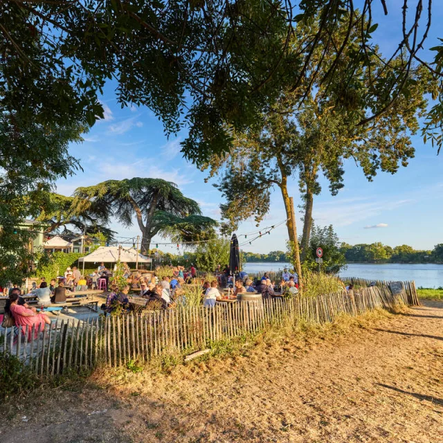 Soirée d'été à la guinguette de port Thibault