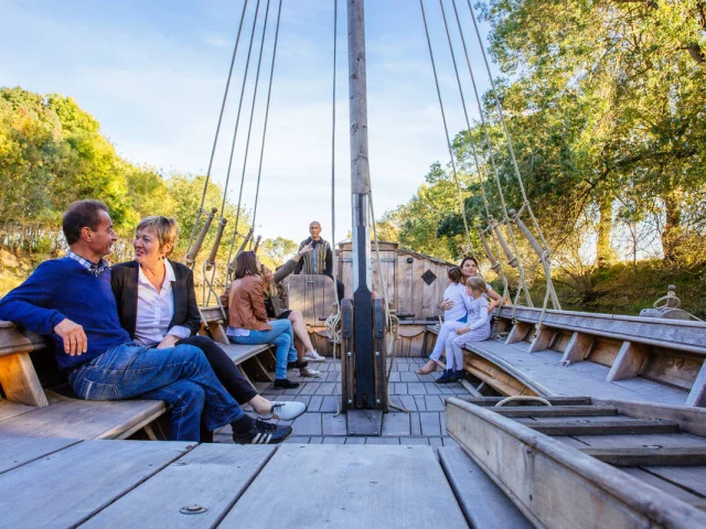 Groupe en croisière en gabare