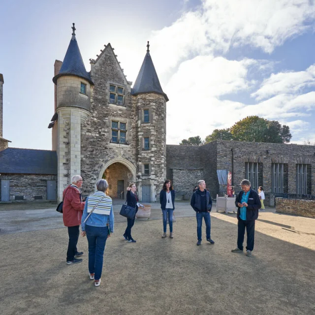 Visite Exterieur Chateau C Francois Lehmann Destination Angers