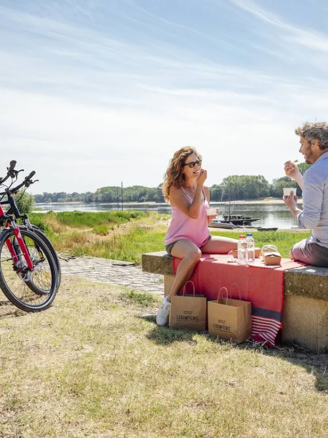 Pause pique-nique au bord de l'eau