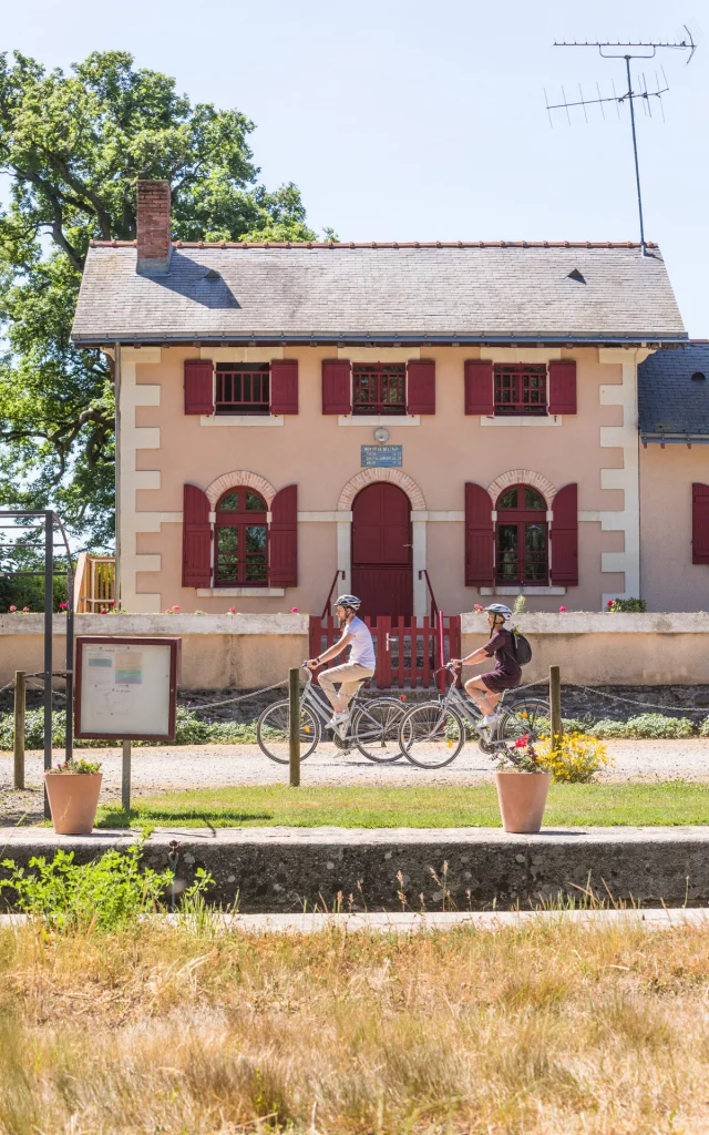 Montreuil-Juigné lock