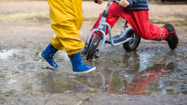 Children In The Rain Markus Spiske