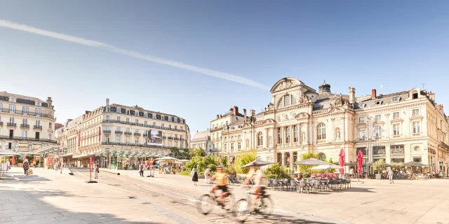 Discover Angers by bike