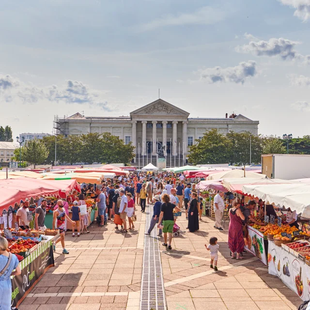 Marche De La Place Leclerc Angers