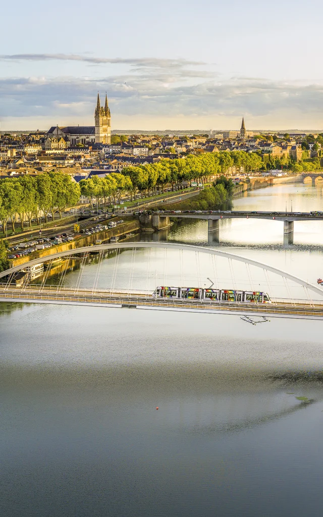 Vue Panorama Sur La Maine Et La Ville D Angers Copyright 360 Images Destination Angers 5002