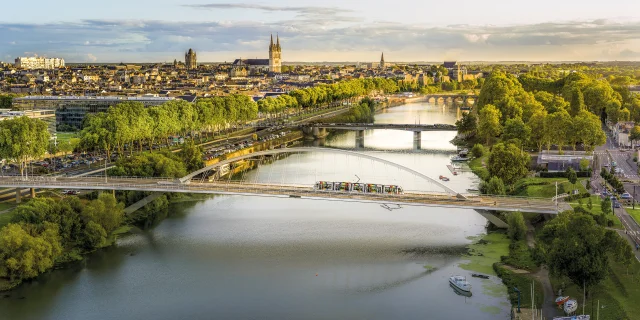 Vue Panorama Sur La Maine Et La Ville D Angers Copyright 360 Images Destination Angers 5002