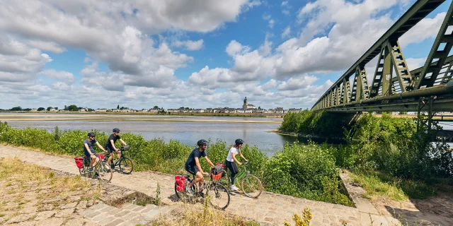 Cyclistes le long de la Loire à vélo