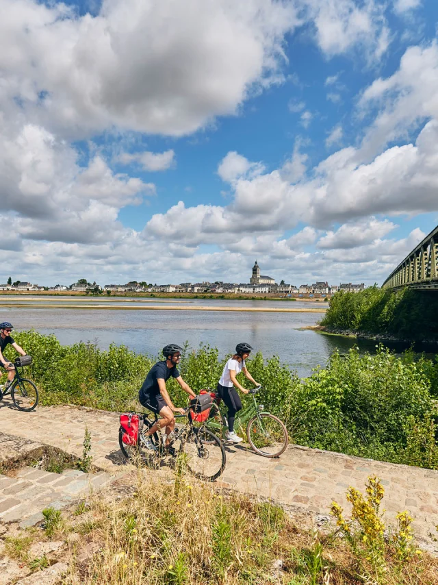 Cyclist along the Loire à Vélo