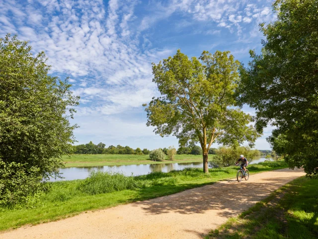 Biking in Briollay