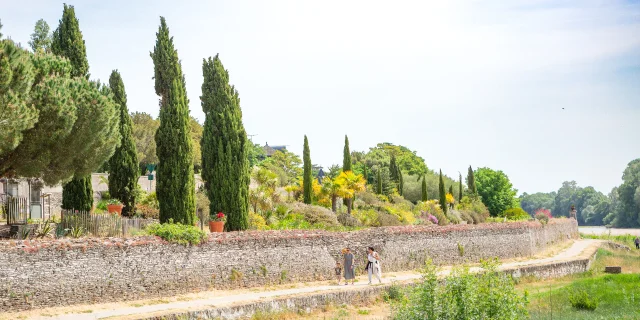 Jardin méditerranéen vue depuis le bord de Loire