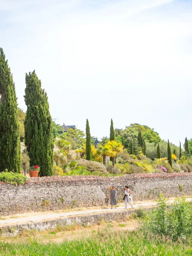 Jardin méditerranéen vue depuis le bord de Loire