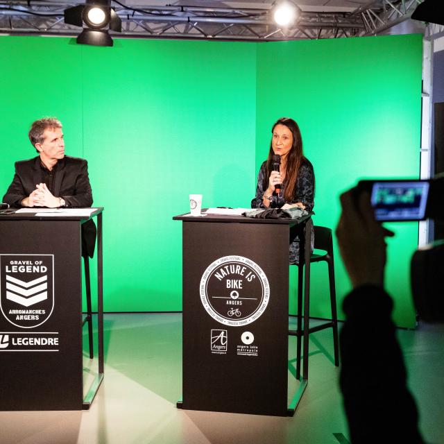 Conférence de presse Gravel of Legend Nature is bike avec Thierry Gintrand et Mathilde Favre d'Anne