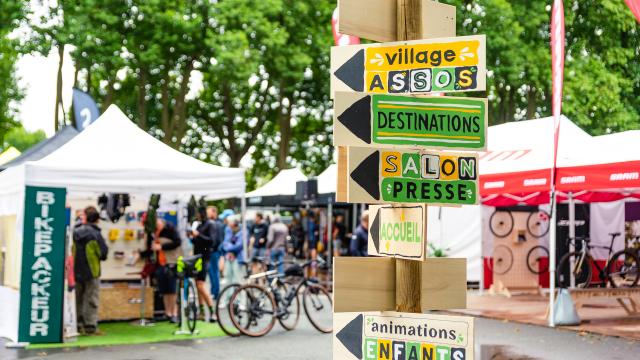 Panneaux signalétique sur le salon Nature is bike 2022 à Angers