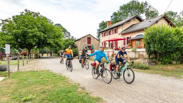 Riders de la Gravel 80 bikepacking